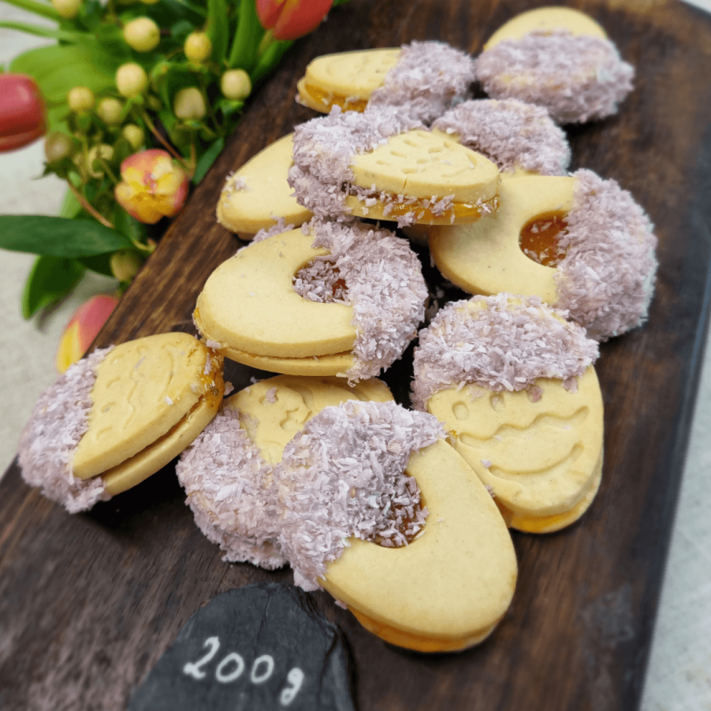 Osterkekserei Kokos mit Aprikosenfüllung